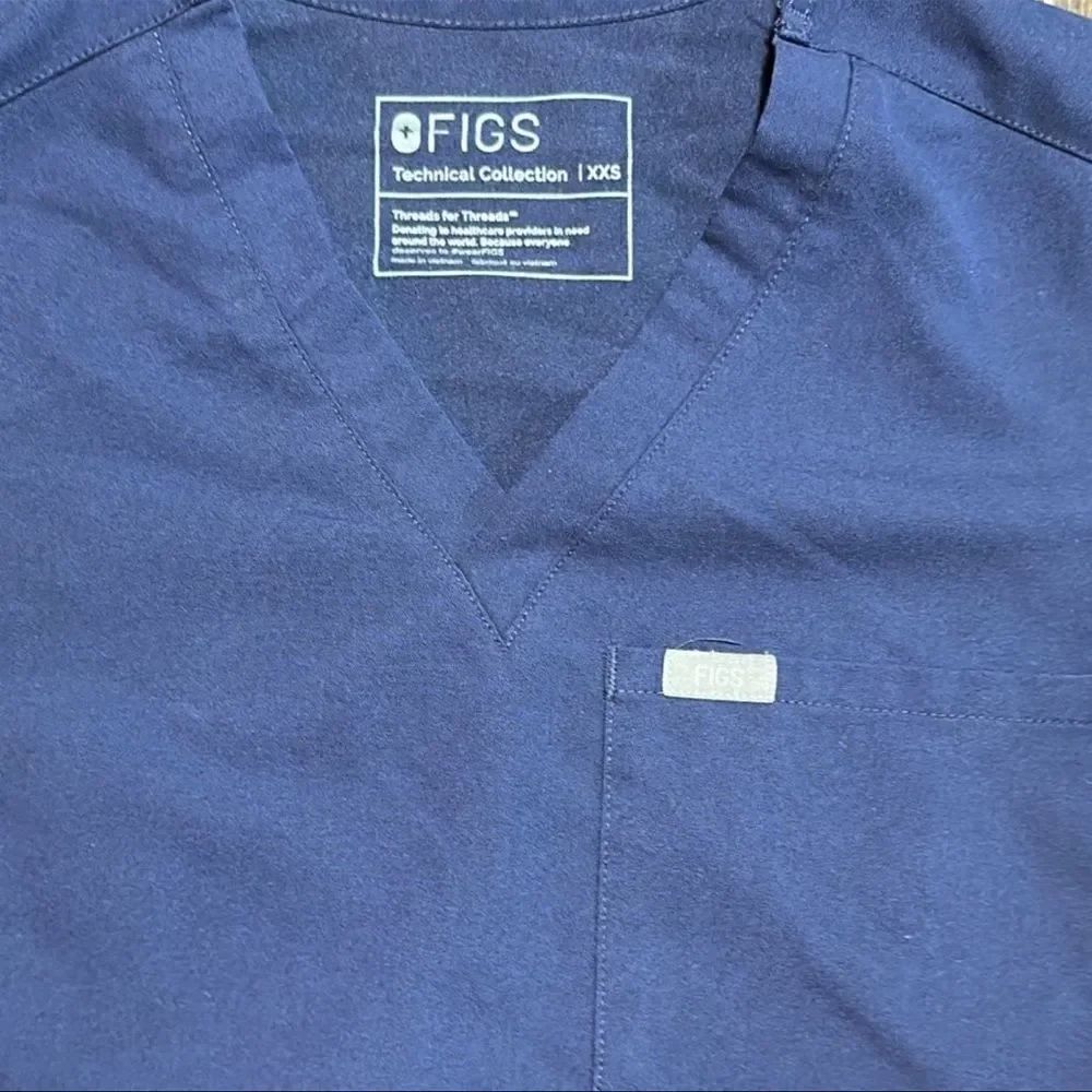 Figs Scrub Top - Picture 2 of 3
